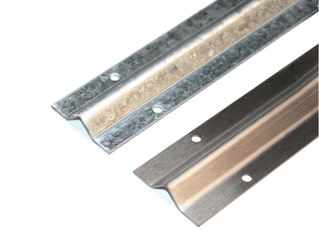 RIEL INFERIOR V 56 PERFORADO 3 Mts. GALVANIZADO